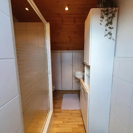 Apartament Schone Ferienwohnung Am Rande Der Hassberge